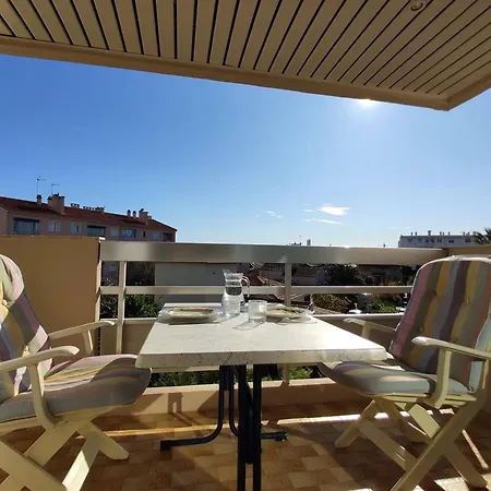 Studio Pour 4 Avec Terrasse Ensoleillee, Parking Privatif, A 250m Des Plages A - Fr-1-252-153 Apartment